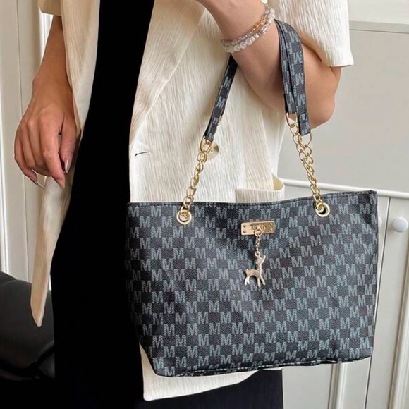 ⚠️Clearance Patterned Chain Shoulder Tote Bag Elegant Black With Gold Accents - Picture 2 of 9